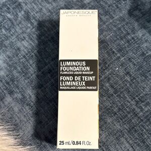 Japonesque Luminous Foundation in Shade 05